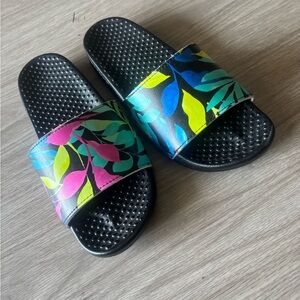 PINK Victoria's Secret Colorful Leaf Sandals